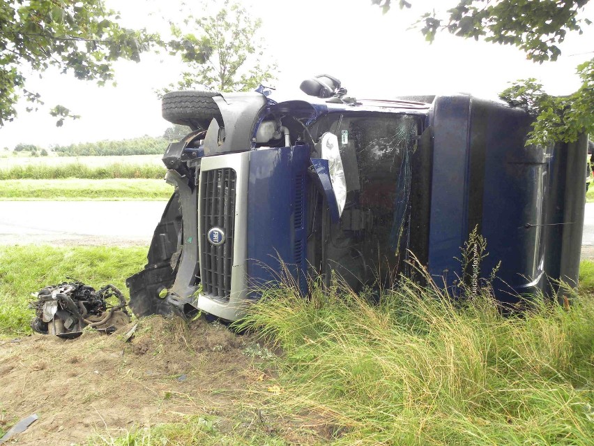 Człuchów. Zderzyły się 3 auta, 3 osoby są ranne