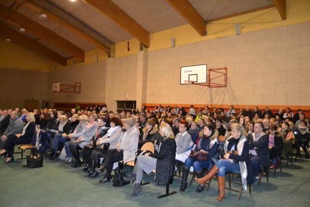 Rodzice uczniów wronieckiej szkoły wysłuchali wykładu o uzależnieniach