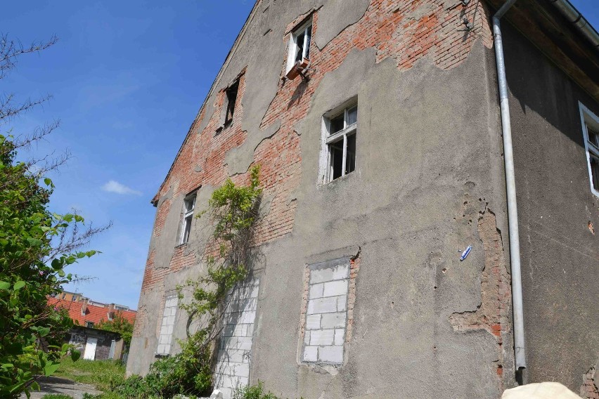 Malbork: Zdewastowany poniemiecki budynek przy alei Wojska Polskiego