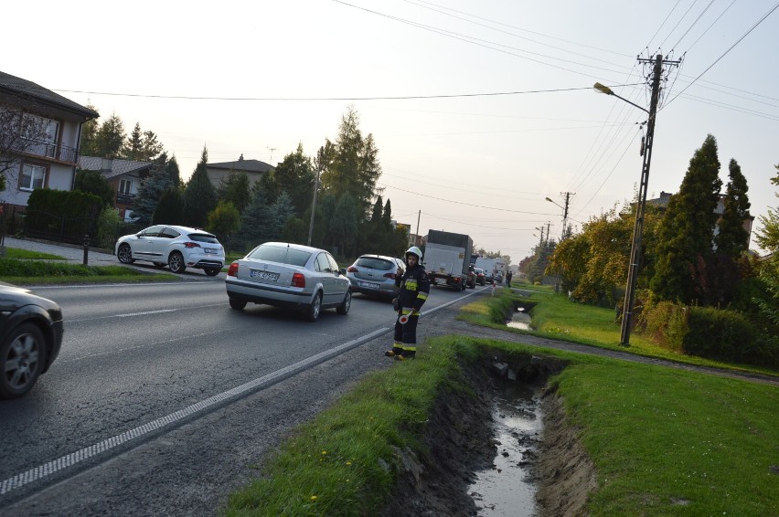 Tragiczny wypadek pod Skierniewicami. Ciężko ranny motocyklista