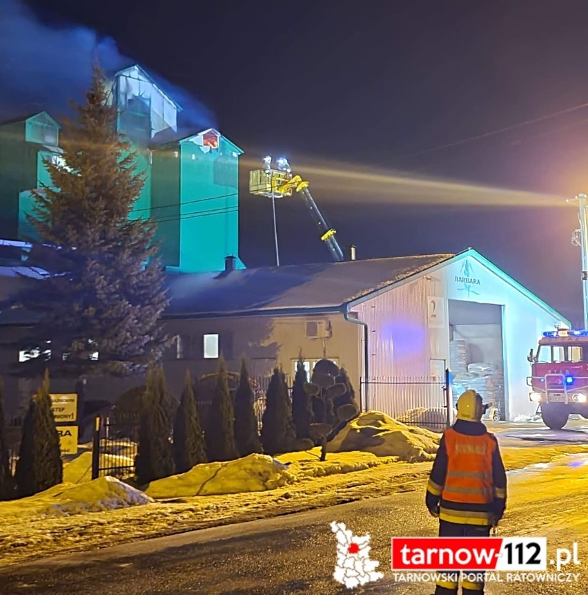 Pożar wytwórni pasz w miejscowości Turza w gminie Rzepiennik...