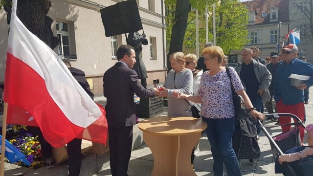 Flagi trafiły do mieszkańców gminy Wolsztyn.