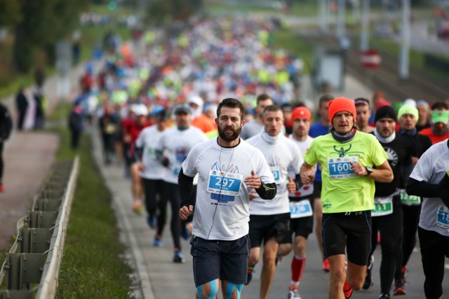 AmberExpo Półmaraton Gdańsk przyciąga tysiące biegaczy w listopadzie