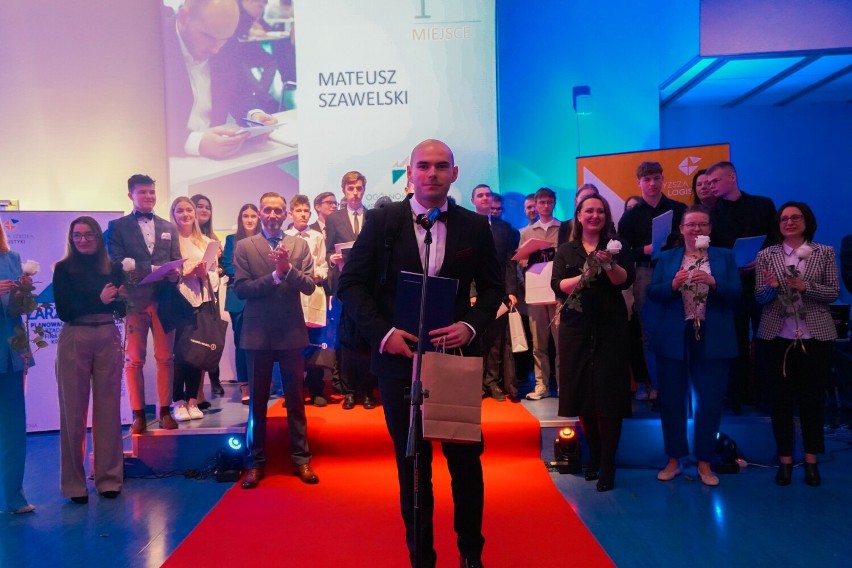 Mateusz Szawelski z Zespołu Szkół Ekonomicznych został zwycięzcą tegorocznej Ogólnopolskiej Olimpiady Logistyczne