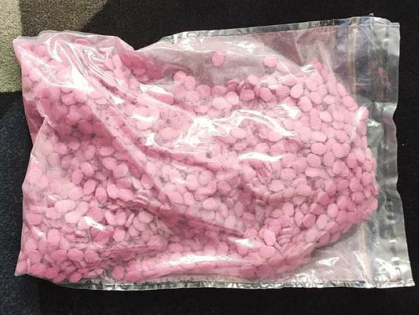 Policjanci z Jasła i Rzeszowa przejęli 6,5 kilograma narkotyków. Wartość czarnorynkowa to prawie milion złotych