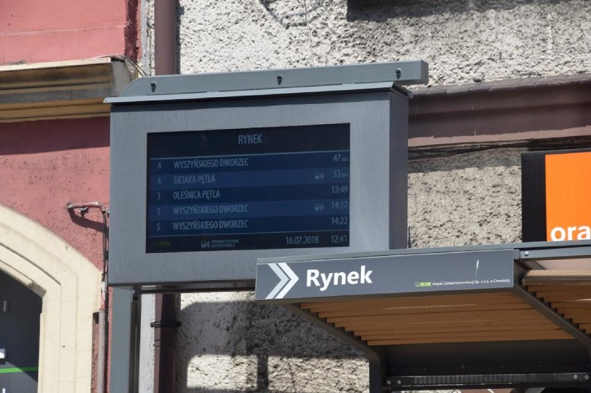 MZK w Chodzieży: Na przystankach autobusowych zamontowano elektroniczne tablice informacyjne [FOTO]