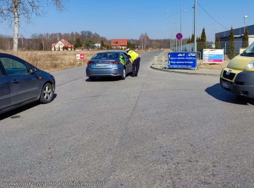 Policjanci z Koluszek pracują na granicy z Ukrainą - pomagają i wspierają uchodźców