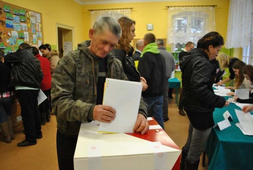 Mieszkańcy powiatu obornickiego głosują