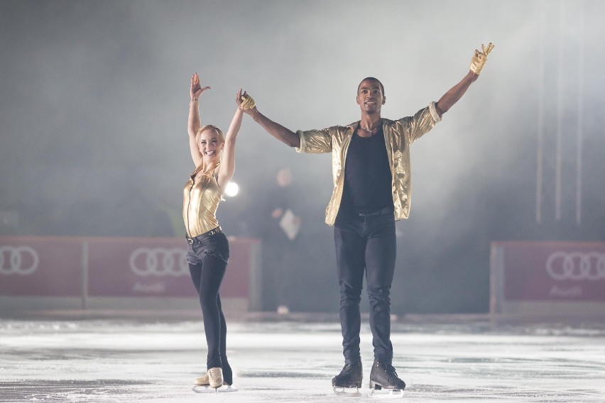 Kings on Ice. Popis łyżwiarskich umiejętności na Stadionie...