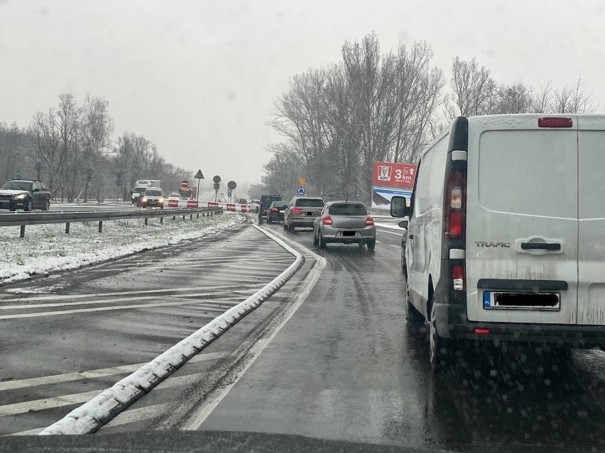 Dojazd do ronda na Jasnogórskiej w godzinach szczytu