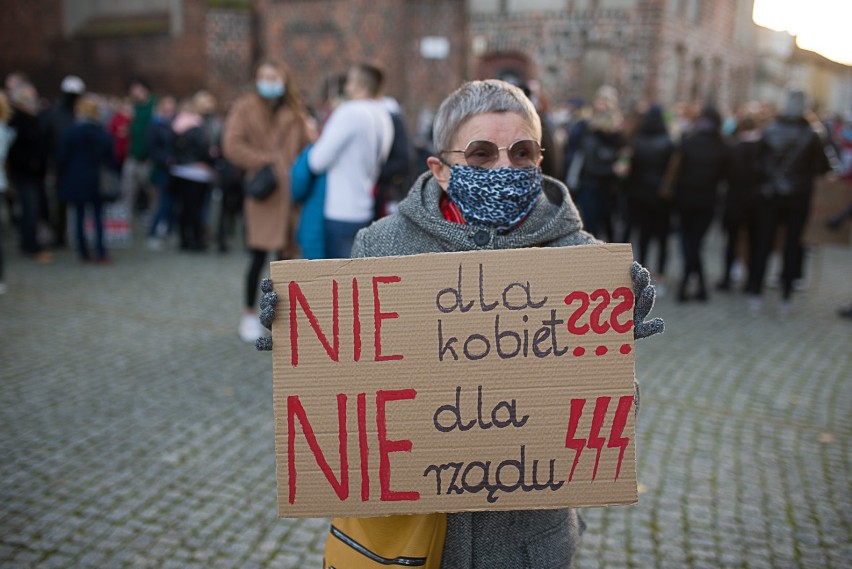 Najciekawsze zdjęcia i transparenty z protestów z Żar,...