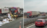 Utrudnienia na autostradzie A4. Ciężarówka uderzyła w bariery