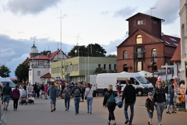 Festiwal Wiatrów, piękne zakątki Ustki i nadmorski klimat przyciągnęły tłumy turystów