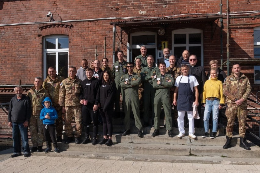 Malbork. Żołnierze z Włoch pomogli mieszkańcom schroniska Fides. Podziękowania przy grillu