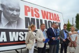 "PiS wziął miliony". Konwój Wstydu przyjechał do Ostrowa Wielkopolskiego 