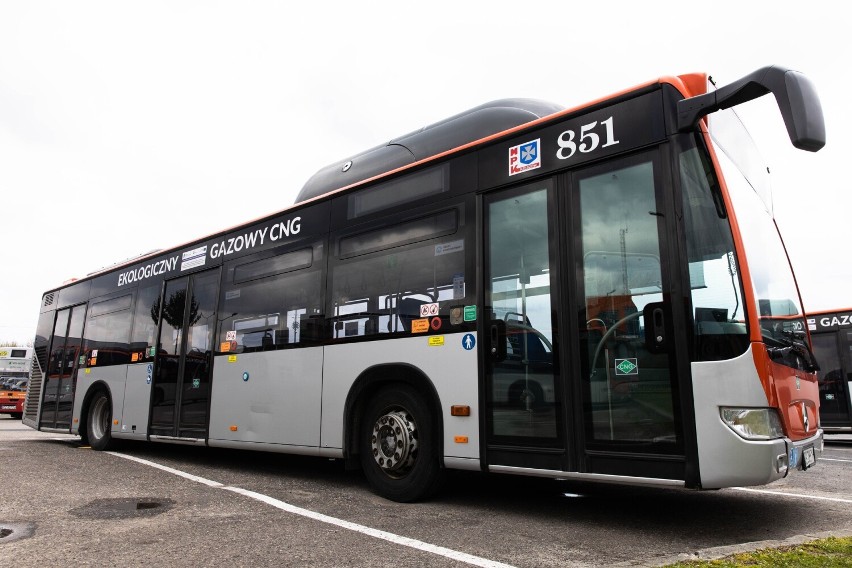 Autobus o numerze bocznym 851 to Mercedes Citaro 628...