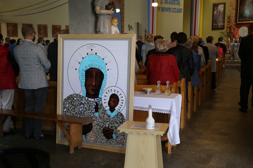 Nawiedzenie Ikony Jasnogórskiej w parafii  pw. Miłosierdzia Bożego we Wroniawach