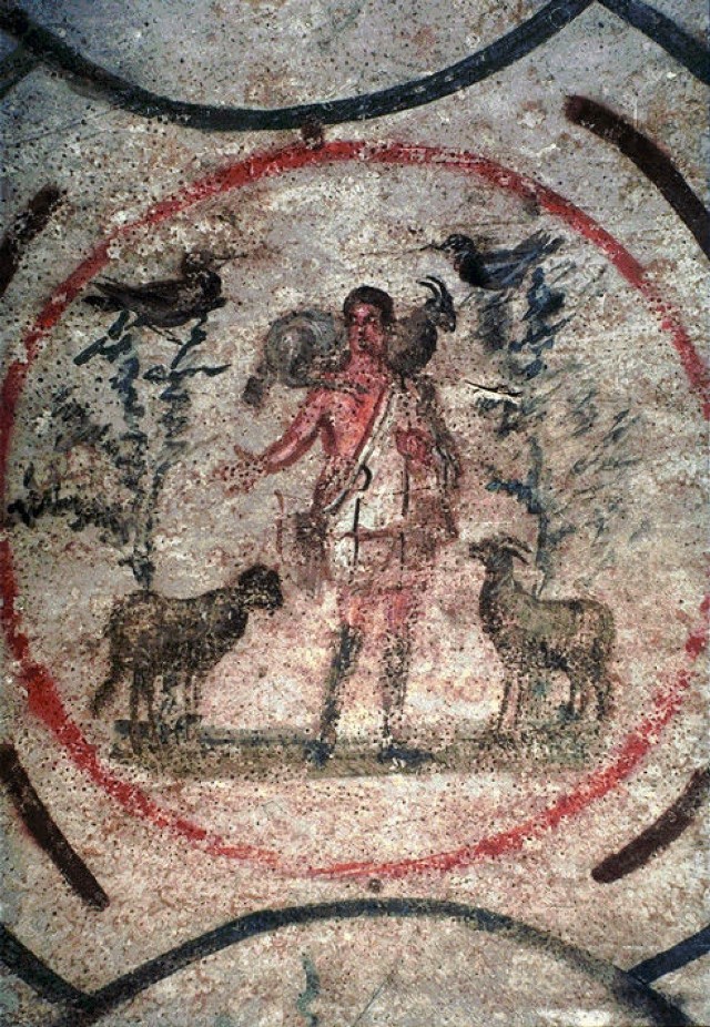 Center of the ceiling of the "Velatio" cubicle: the Good Shepherd 
 źródło: http://commons.wikimedia.org/wiki/File:Good_shepherd_01.jpg