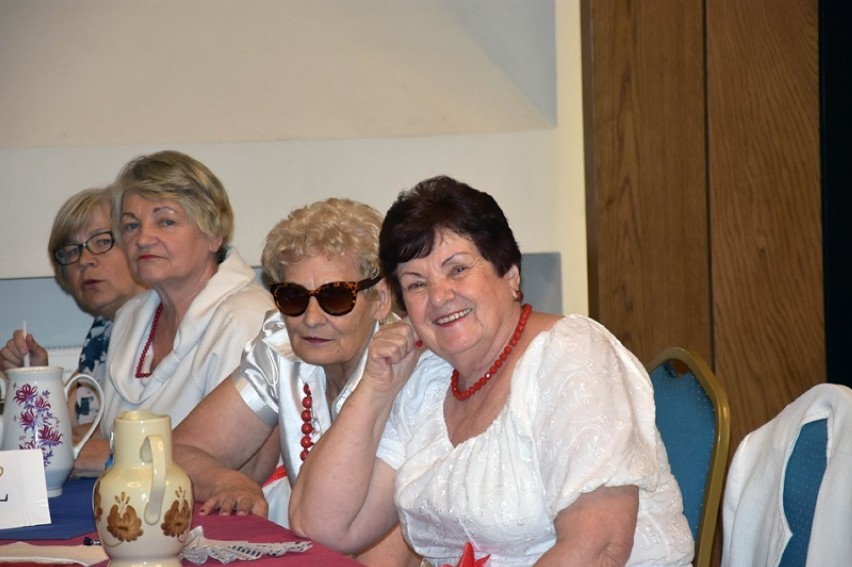 Zabawa seniorów w rytmie czeskiej muzyki w Legnicy [ZDJĘCIA]
