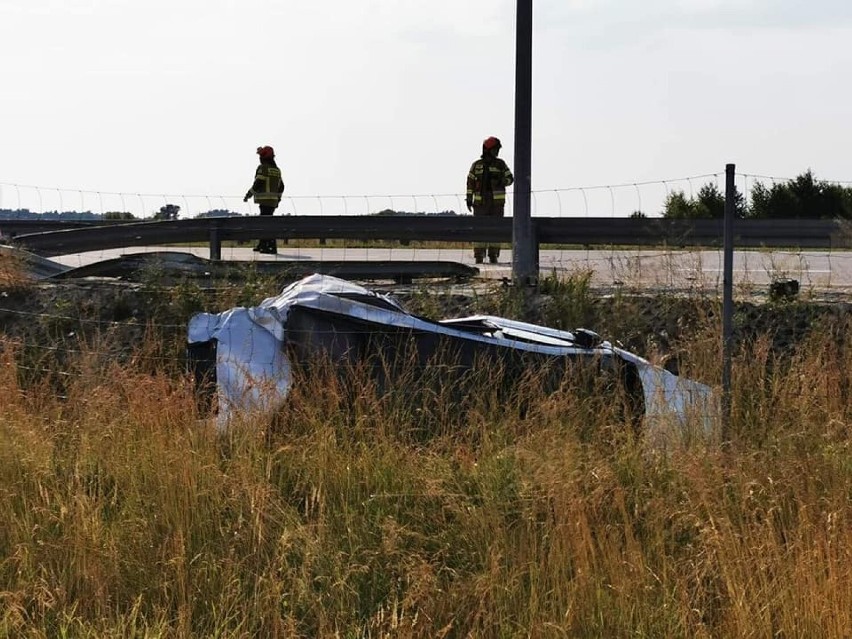 Wypadek na 141 km S8 w pow. wieruszowskim. Interweniowało Lotnicze Pogotowie Ratunkowe