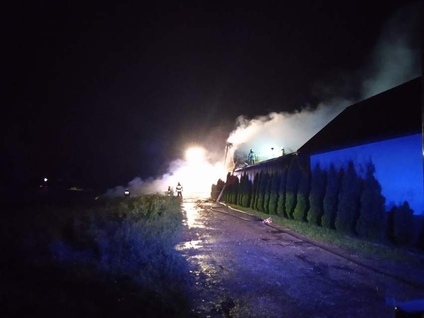 Obora i stodoła płonęły w Dorposzu Chełmińskim w nocy z 14...