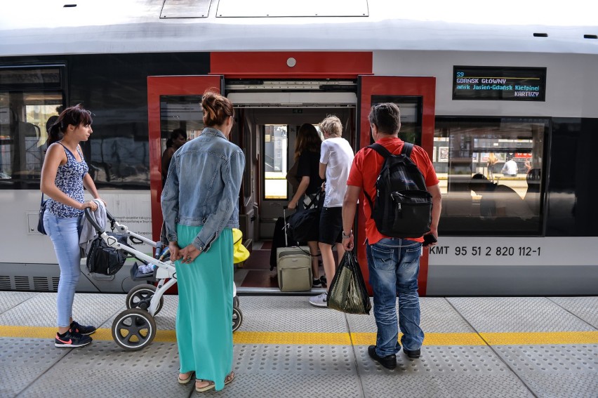 Brak informacji pasażerskiej na peronach w Gdańsku 
