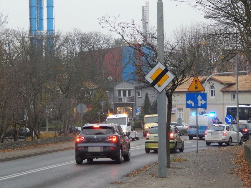 Policja wyjaśnia, co było przyczyną kolizji w Ustce na...