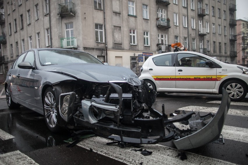 Wypadek na skrzyżowaniu ul. 1 Maja i Pogonowskiego w Łodzi