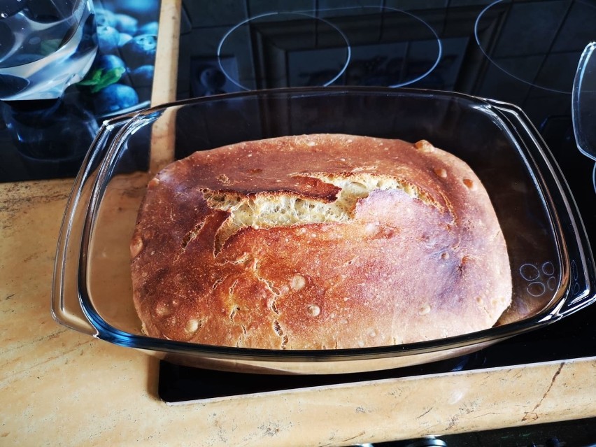 Chleb polecany przez Annę Potęgę, pieczony w naczyniu...