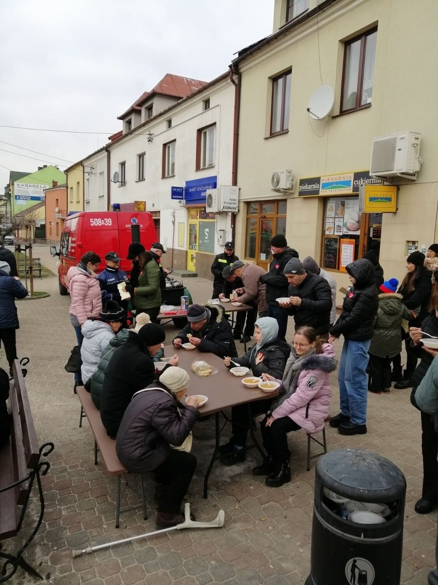 31. Finał Wielkiej Orkiestry Świątecznej Pomocy w Staszowie. Kwestuje 19 wolontariuszy - zobacz zdjęcia