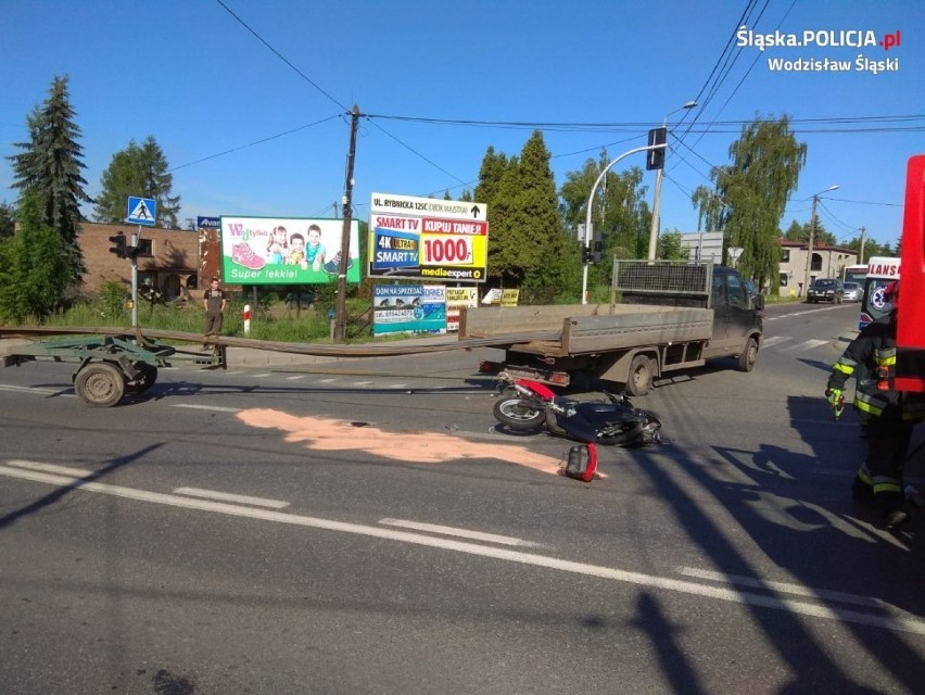 Zderzenie samochodu dostawczego z motocyklem w Radlinie