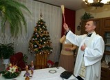 Rozpoczęła się kolęda w Tomaszowie. Księża z tomaszowskich parafii znów odwiedzą domy wiernych, ale tylko na zaproszenie