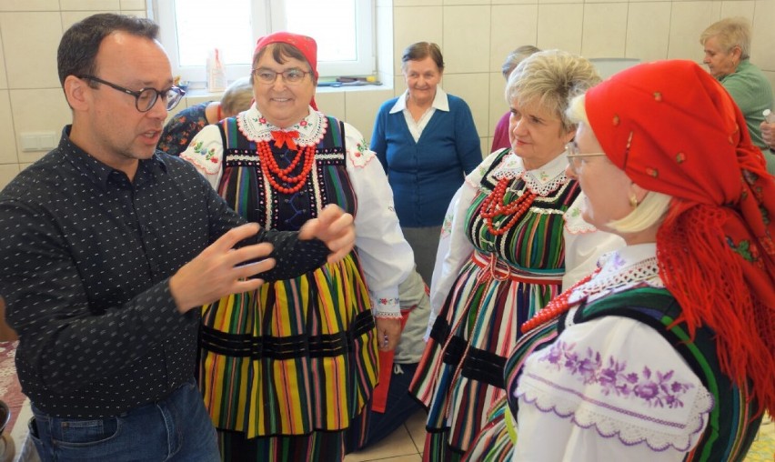 Jakub Steuermark, kucharz z Pytania na Śniadanie, gotował z opoczyńskimi gospodyniami [ZDJĘCIA]