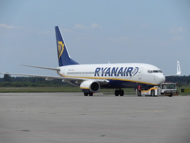 Samolot Ryanair na lotnisku w Pyrzowicach