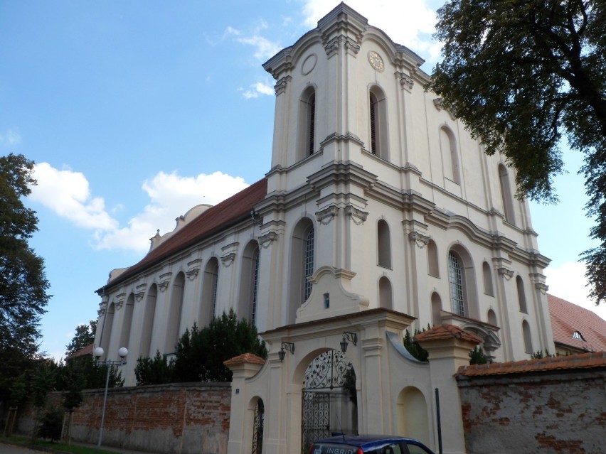 Kościoły w powiecie wągrowieckim. Godziny mszy świętych w...