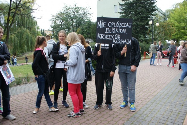 Protest przeciwko dopalaczom w Koninie przed KDK- iem