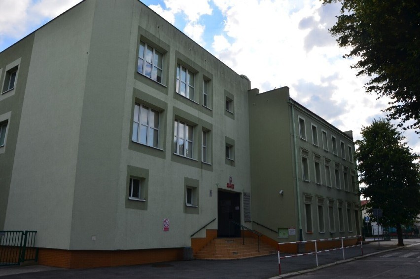 Siedziba szkoły przy ul. Słowiańskiej od 1992 roku.