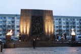 Warszawa odda hołd Ofiarom Holokaustu. Uroczystość pod pomnikiem Bohaterów Getta