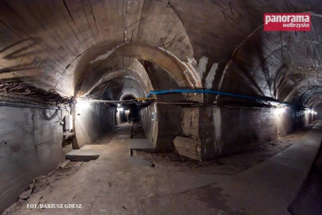 W drugiej połowie października 2018 r. zostanie otwarta podziemna trasa turystyczna w zamku Książ. Zwiedzać będzie można tylko ich część, która nie jest użytkowana przez Polską Akademię Nauk