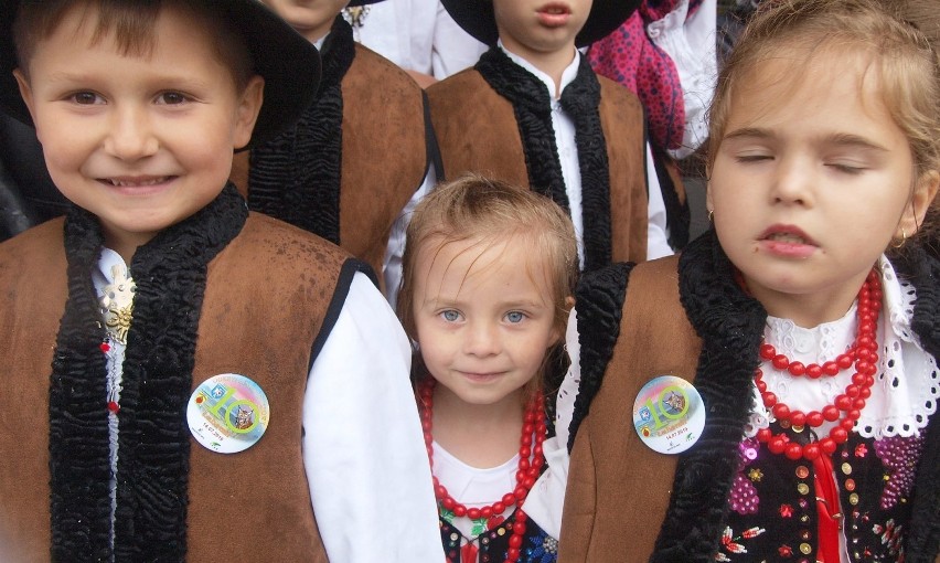 Odkryj Beskid Wyspowy. Marsz do gwiazd. W deszczu i chłodzie pokonali Lubomira [ZDJĘCIA]