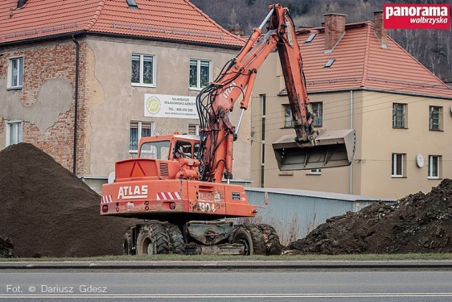 Trwa budowa ciągu pieszo-rowerowego przy ul. Sikorskiego w Wałbrzychu