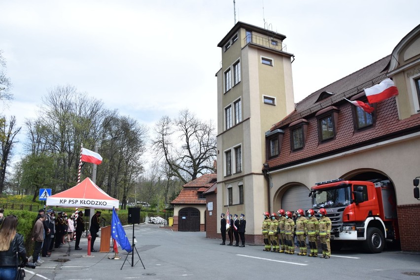 Powiatowe Obchody Dnia Strażaka. Zobacz zdjęcia z wydarzenia