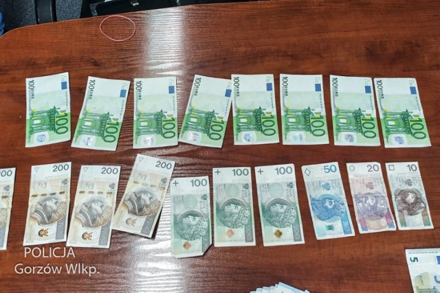 Kryminalni z Kostrzyna nad Odrą zatrzymali kobietę i mężczyznę, którzy wprowadzili do obiegu podrobione banknoty