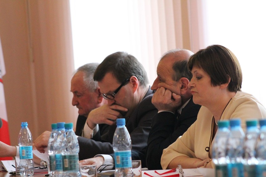 Sesja rady powiatu w Zawierciu [FOTO]