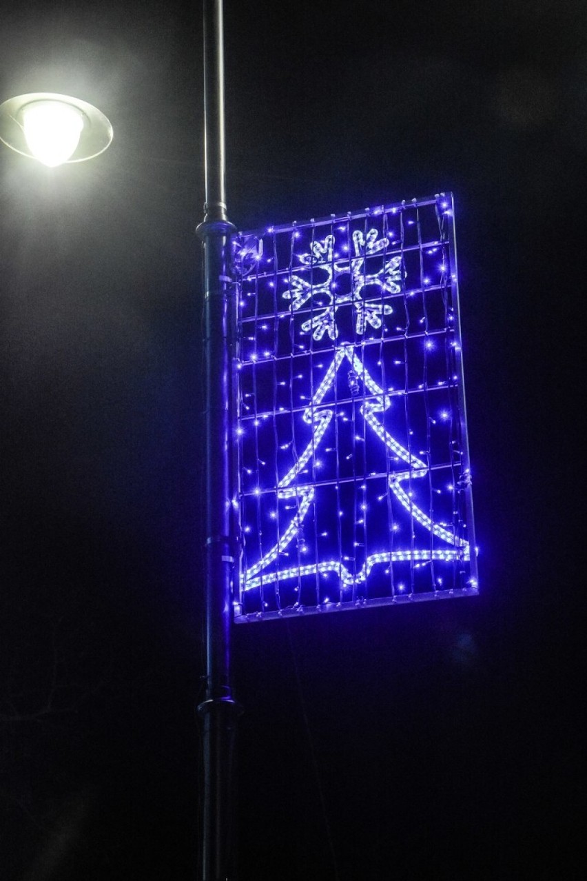 Ostroróg. Miasto rozświetliły świąteczne iluminacje [ZDJĘCIA]