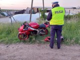 Policja Śrem. Czarny czwartek na drogach. Potrącenie rowerzystki w Śremie i wypadek motocyklisty w Pince