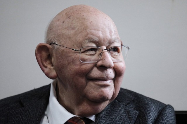 Nie żyje Jerzy Urban, zmarł w wieku 89 lat. Był redaktorem naczelnym "Tygodnika NIE". W latach 1981–89 jako rzecznik prasowy Rady Ministrów PRL, współtworzył propagandę stanu wojennego.
