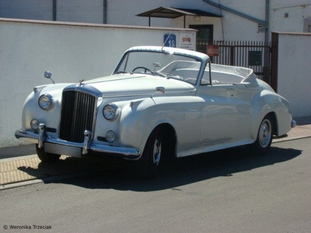 Bentley S2, jak r&oacute;wnież S2 Continental powstały jako alternatywa dla Rolls Royce Silver Cloud II. Fot. Weronika Trzeciak