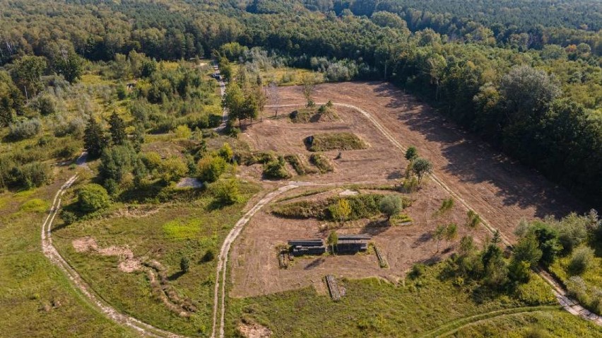 Covidowe osiedle pod Warszawą. Ministerstwo klimatu odpowiada: „inwestycja nie była zwolniona z przestrzegania przepisów” 