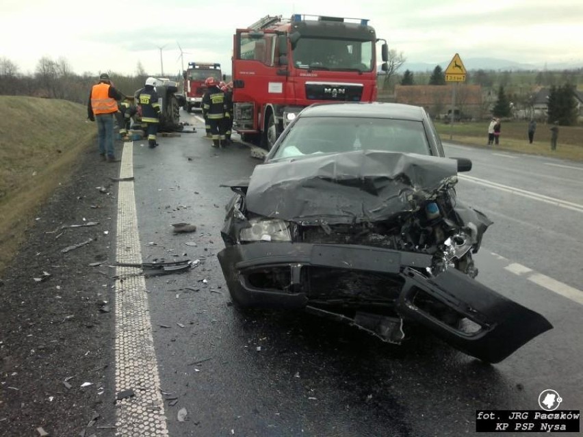 Wypadek na obwodnicy Paczkowa. Zginęła jedna osoba